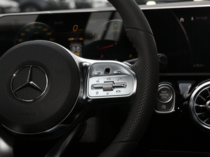 2020��CLA 200 Shooting Brake ����{��