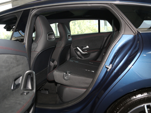 2020��CLA 200 Shooting Brake �������ηŵ�