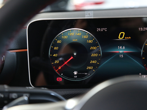 2020��CLA 200 Shooting Brake �п؅^(q��)