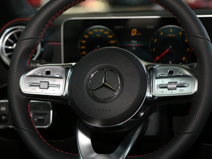 2020��CLA 200 Shooting Brake �п؅^(q��)