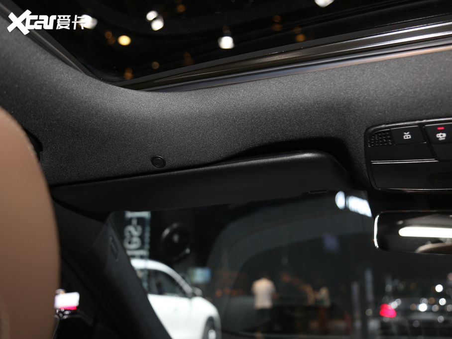 2021YE(M) E 300 \Ӱ