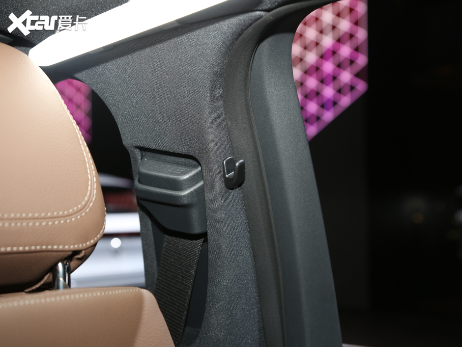 2021YE(M) E 300 \Ӱ