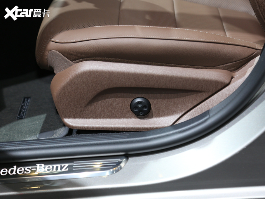 2021YE(M) E 300 \Ӱ