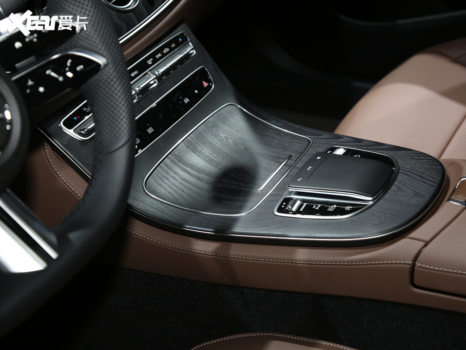 2021YE(M) E 300 \Ӱ