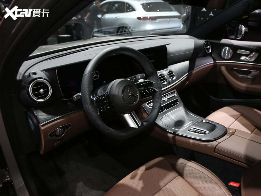 2021YE(M) E 300 \Ӱ