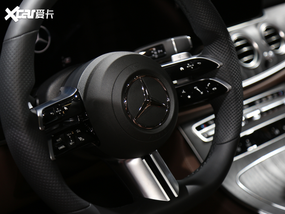 2021YE(M) E 300 \Ӱ