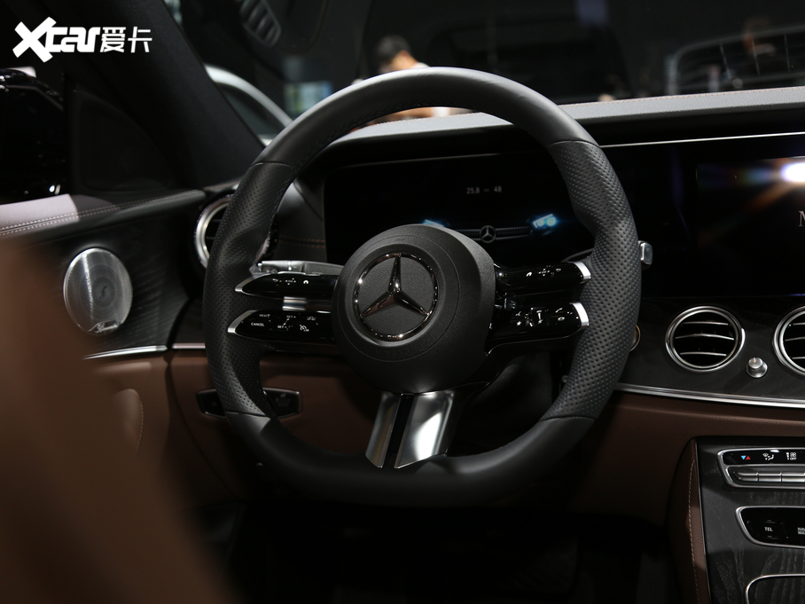 2021YE(M) E 300 \Ӱ