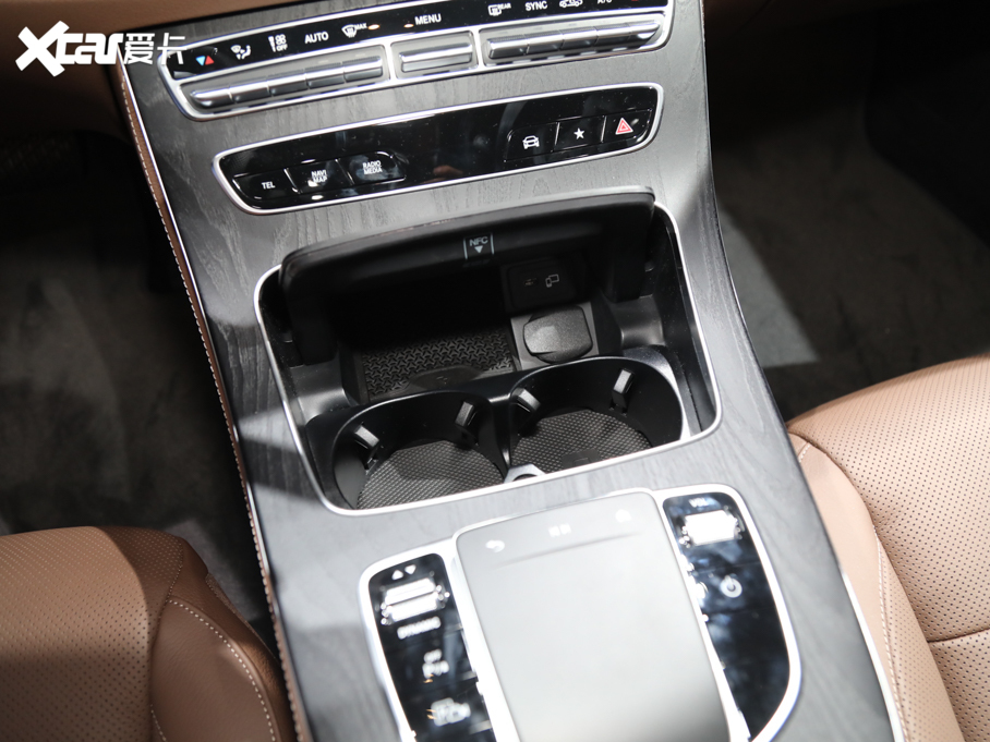 2021YE(M) E 300 \Ӱ