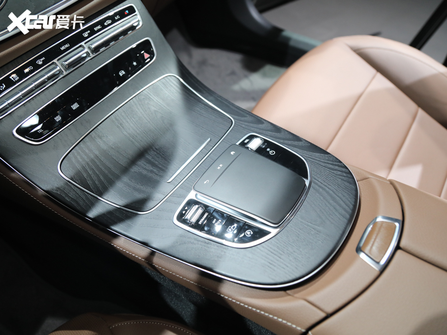 2021YE(M) E 300 \Ӱ