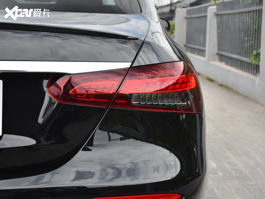 2021YE(M) Ŀ E 260 A\Ӱ