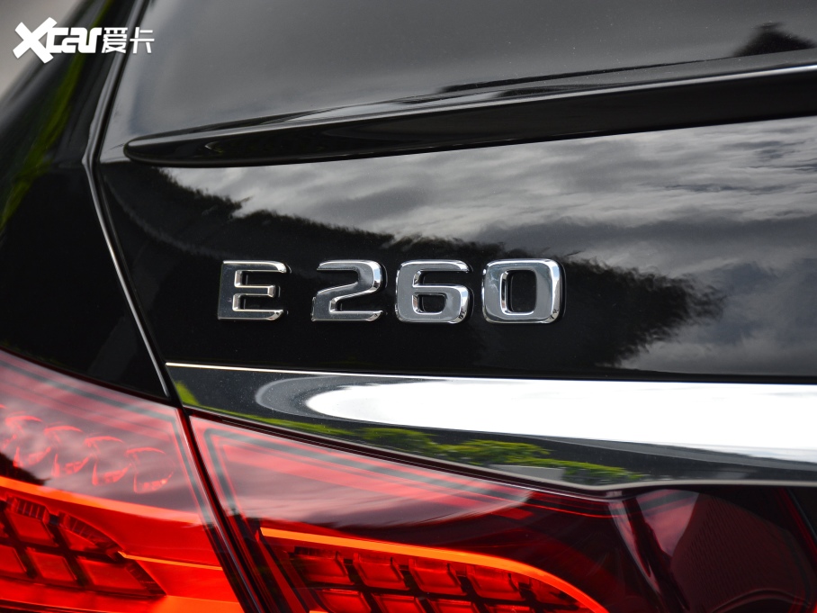 2021YE(M) Ŀ E 260 A\Ӱ