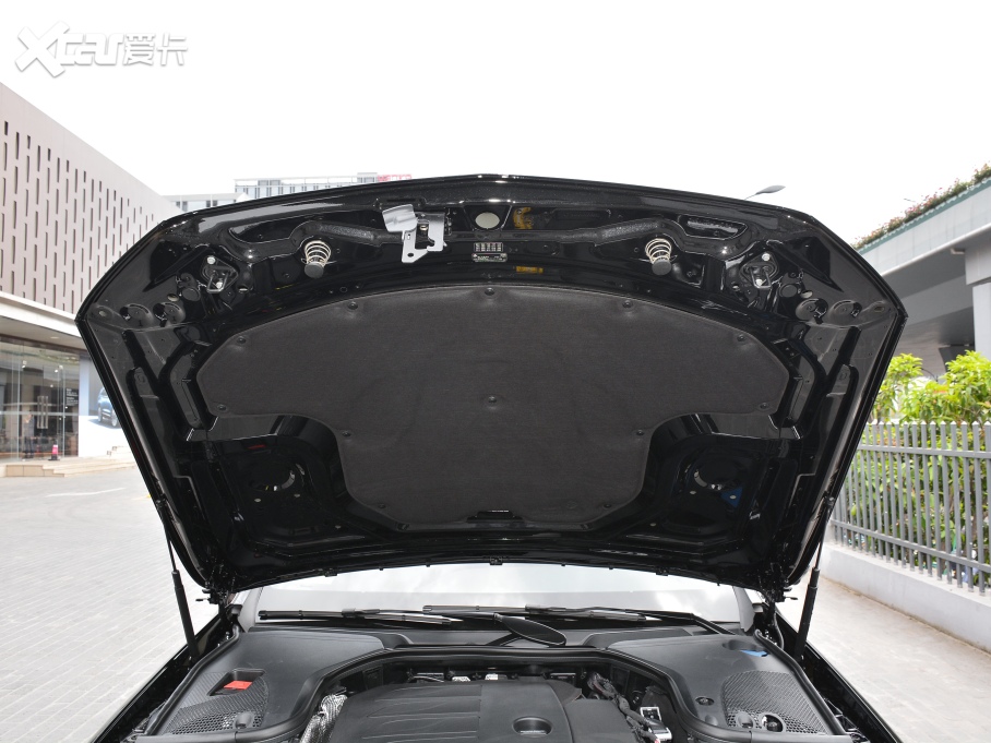 2021YE(M) Ŀ E 260 A\Ӱ