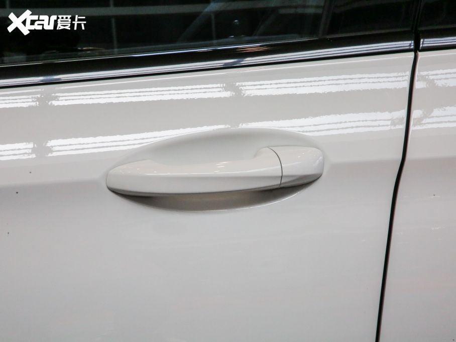 2021YE(M) Ŀ E 260 r\Ӱ