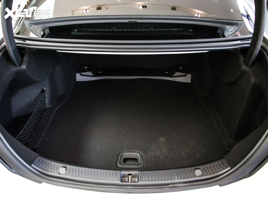 2021YE(M) Ŀ E 260 r\Ӱ