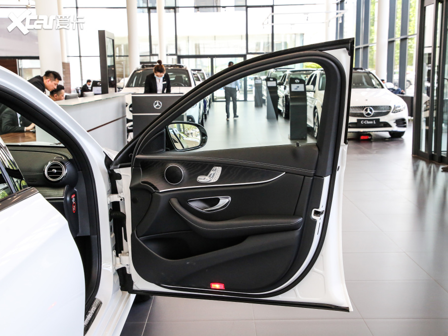 2021YE(M) Ŀ E 260 r\Ӱ