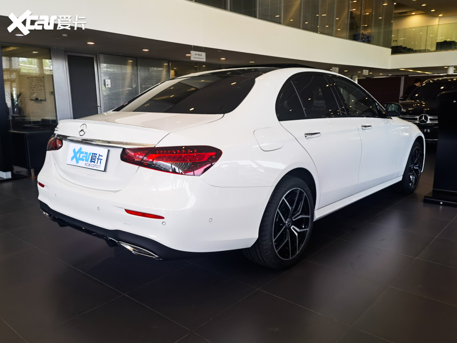 2021YE(M) Ŀ E 300 \Ӱ