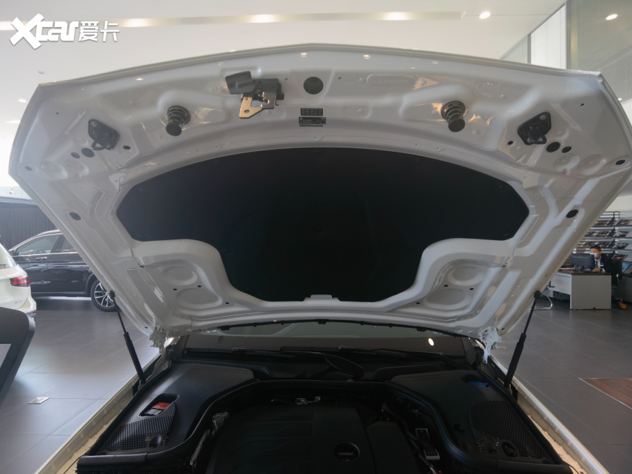 2021YE(M) Ŀ E 300 \Ӱ