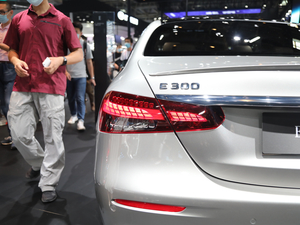 2021E 300 \Ӱ (x)(ji)^