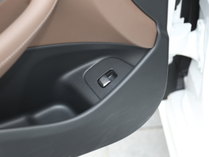 2021E 260 A\Ӱ п؅^