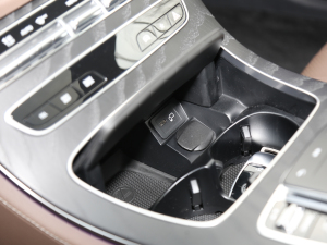 2021E 260 A\Ӱ п؅^