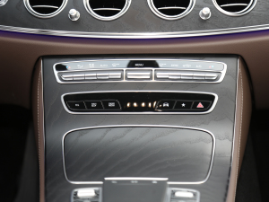 2021E 260 A\Ӱ п؅^