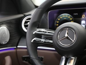 2021E 260 A\Ӱ п؅^