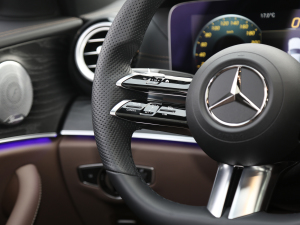 2021E 260 A\Ӱ п؅^