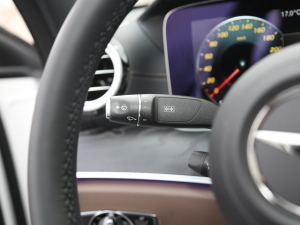 2021E 260 A\Ӱ п؅^