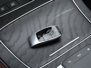 2021Ŀ E 260 A\Ӱ ܇耳