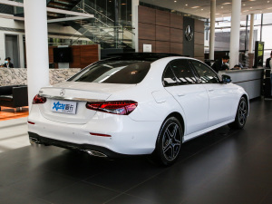 2021Ŀ E 260 r\Ӱ w^