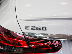 2021Ŀ E 260 r\Ӱ ^