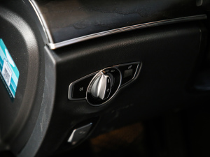 2021Ŀ E 260 r\Ӱ п؅^