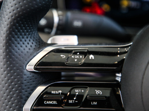 2021Ŀ E 260 r\Ӱ п؅^