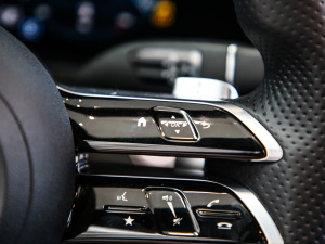 2021Ŀ E 260 r\Ӱ п؅^