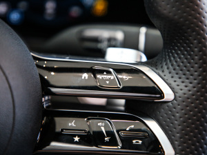 2021Ŀ E 260 r\Ӱ п؅^