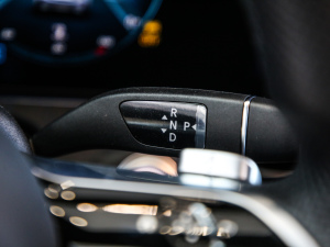 2021Ŀ E 260 r\Ӱ QU