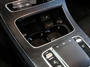 2021Ŀ E 260 r\Ӱ п؅^