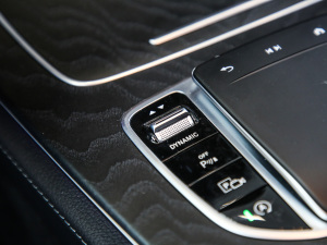 2021Ŀ E 260 r\Ӱ п؅^