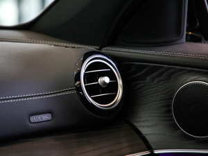 2021Ŀ E 260 r\Ӱ п؅^