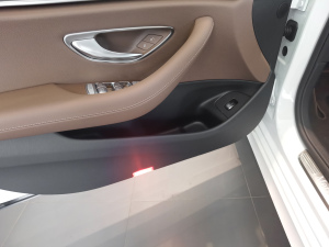 2021Ŀ E 300 \(yn)(dng) ǰT(ch)g