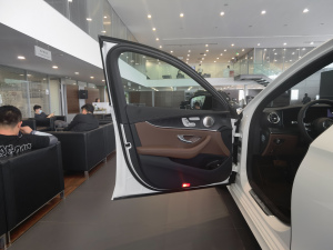 2021Ŀ E 300 \(yn)(dng) {λ܇T