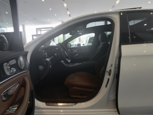 2021Ŀ E 300 \(yn)(dng) ǰſg