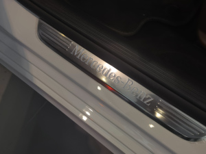 2021Ŀ E 300 \(yn)(dng) g