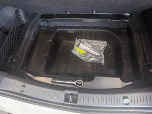 2021Ŀ E 300 \(yn)(dng) g