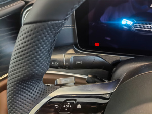 2021Ŀ E 300 \Ӱ п؅^(q)