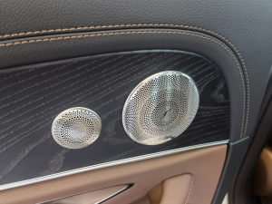 2021Ŀ E 300 \Ӱ п؅^(q)