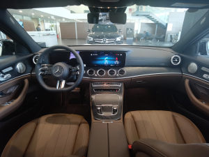 2021Ŀ E 300 \Ӱ (ni)ȫ