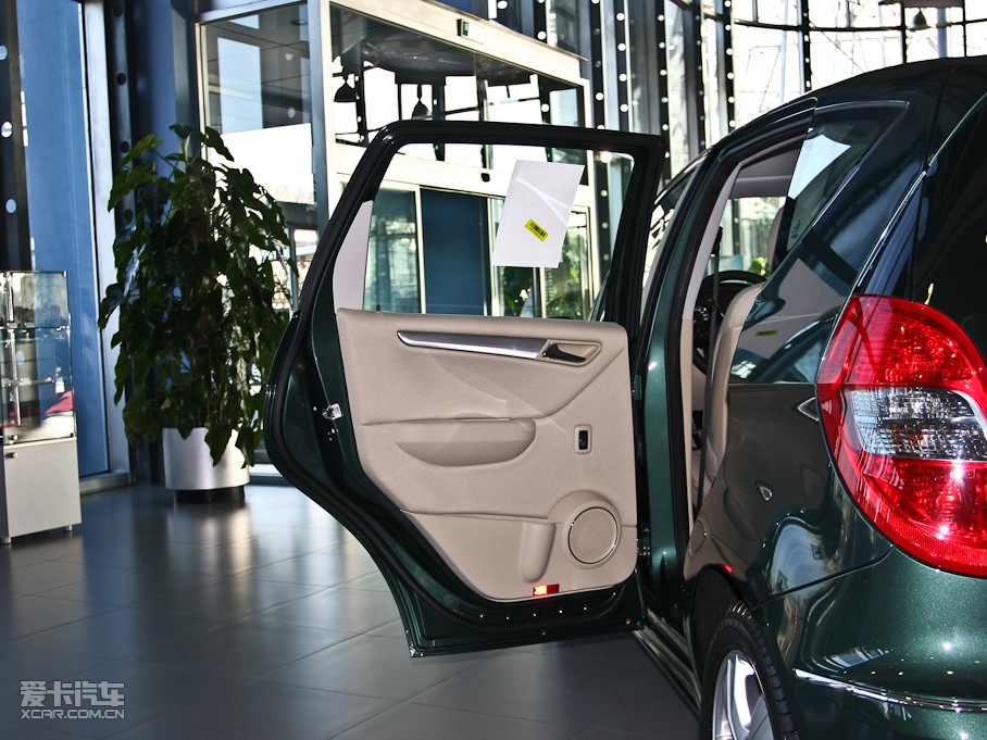 2011YA(M) A 160 CVT