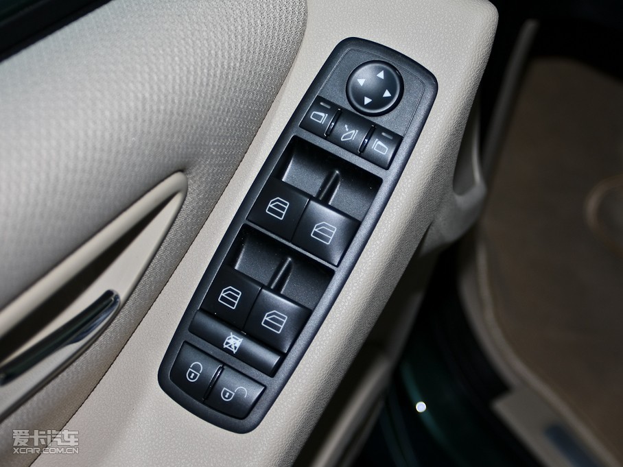 2011��YA��(�M(j��n)��) A 160 CVT