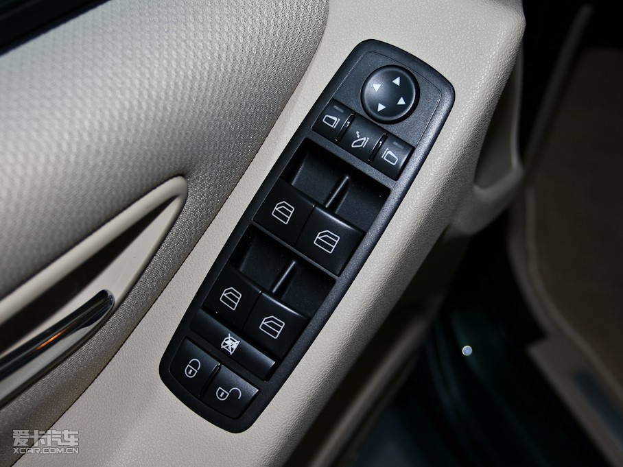 2011��YA��(�M��) A 160 CVT